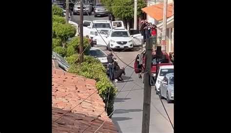 menina de carretera gore|Video Shows Cartel Gunmen Executing People at a Funeral in .
